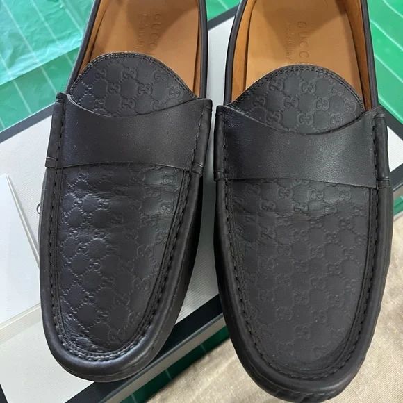 Gucci Chocolate Leather Slip-On Loafers display picture 3